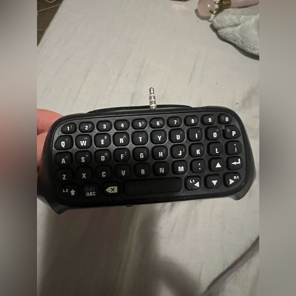 Dobe TP4-008 PS4 Slim/Pro Wireless Keyboard - Picture 2 of 4